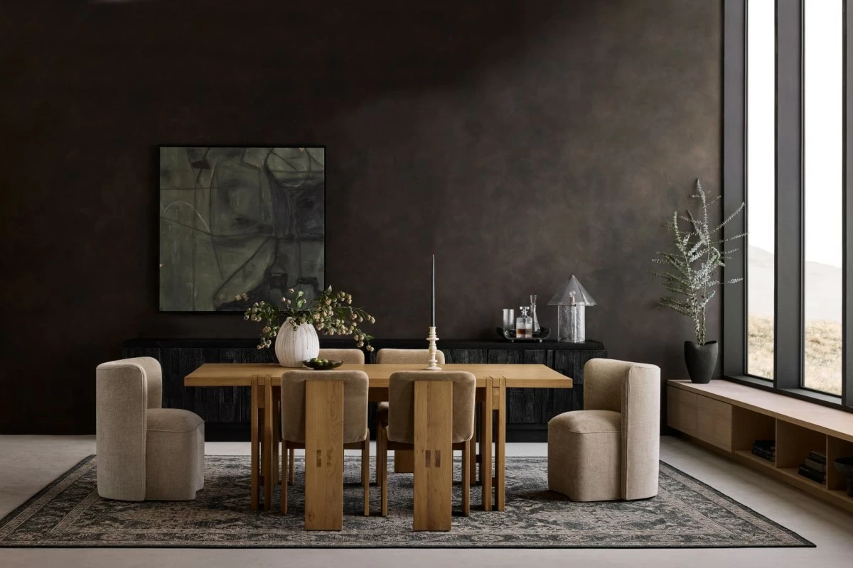 Crossroads celebrates the warmth and beauty of oak from every angle. Each leg is meticulously crafted from a double plank connected with a visible through-tenon joint that showcases the end grain, which is also highlighted in the stretchers, the short table ends and the leg extensions that accent the top.
