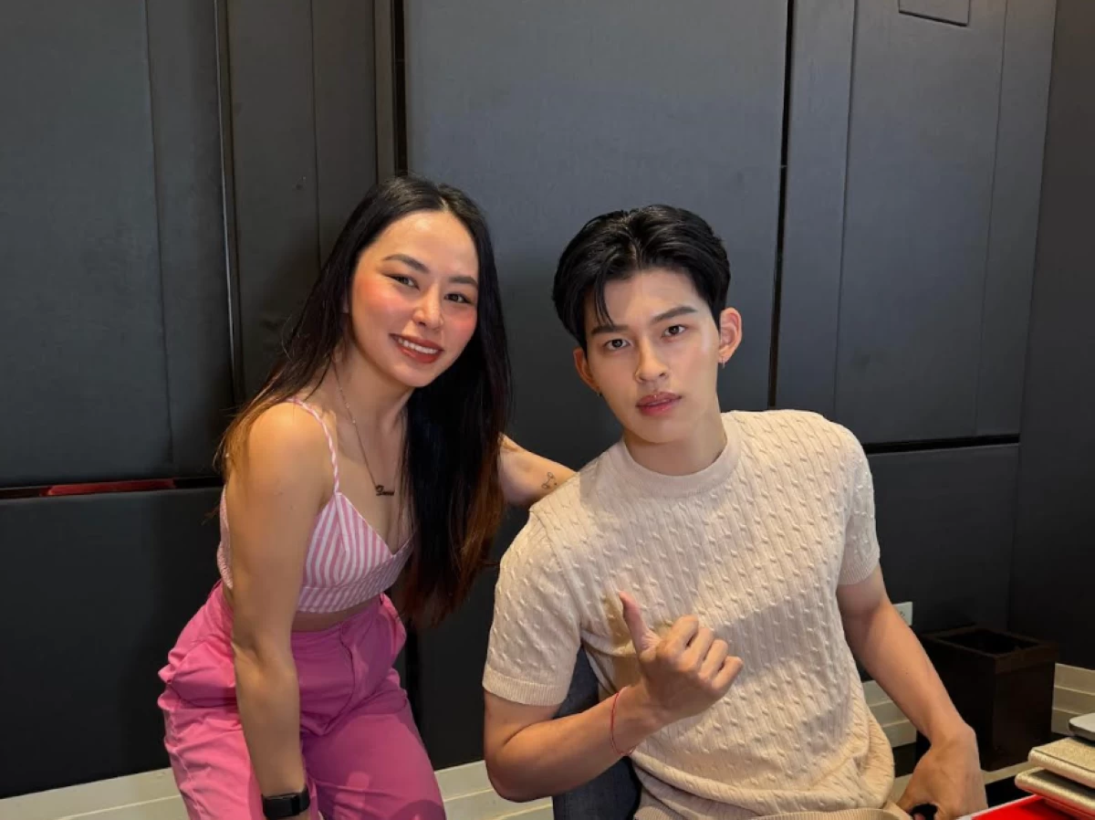 Ever Bilena's Chief Sales & Marketing Officer, Denice Sy with Pond Naravit