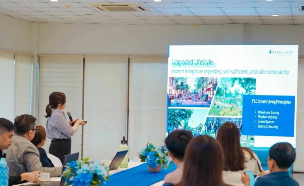 Marikina City Mayor Maan Teodoro meets with representatives from Federal Land for the upcoming construction of the Marikina Town Center. (Photos from Mayor Maan Teodoro)