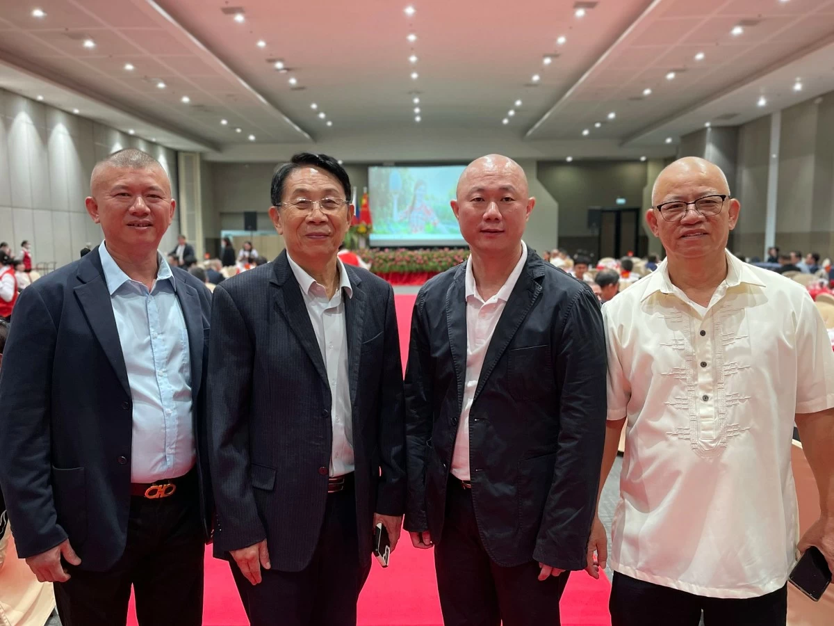 Wuysun Yu, Ben Ang, Sonny Ang, and Robert Yu