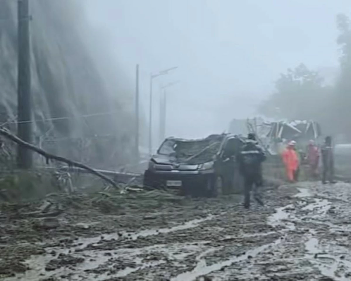 LANDSLIDE in Benguet triggered by 'Nando.'