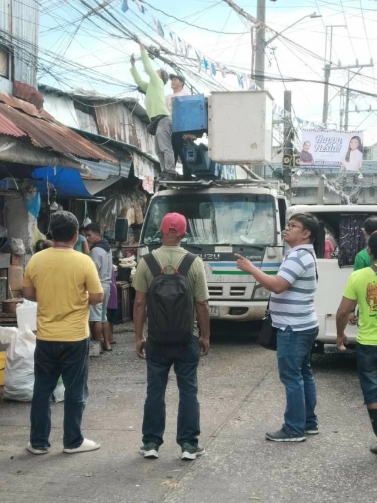 Bundling of electric wires in preparation for the threat of Typhoon Opong in Pasay (Photo courtesy of Pasay PIO)