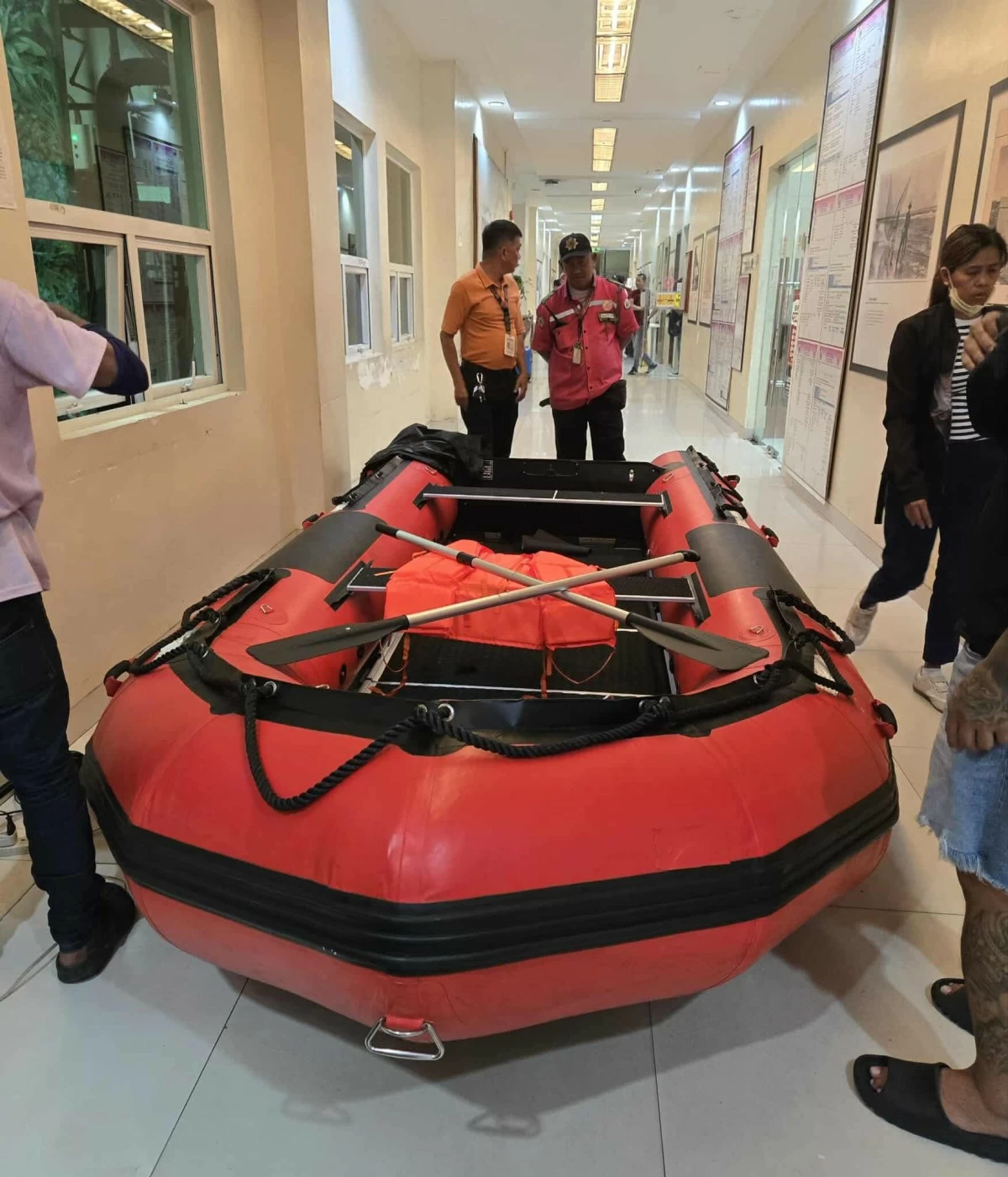 Rubber boat on stand by at Pasay City Hall lobby (Photo from Pasay PIO)