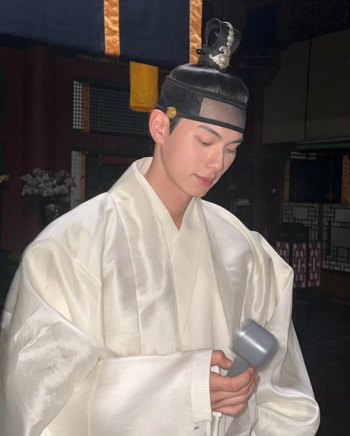 Lee Chae-min as  Yi Heon in  