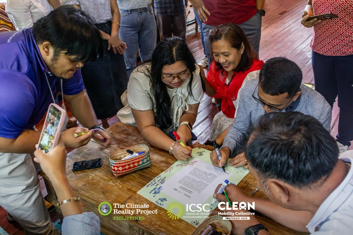 The three-day #MoveTogether workshop culminated with a common agreement signing among the participants, pledging to push for data-driven and community-centered solutions 