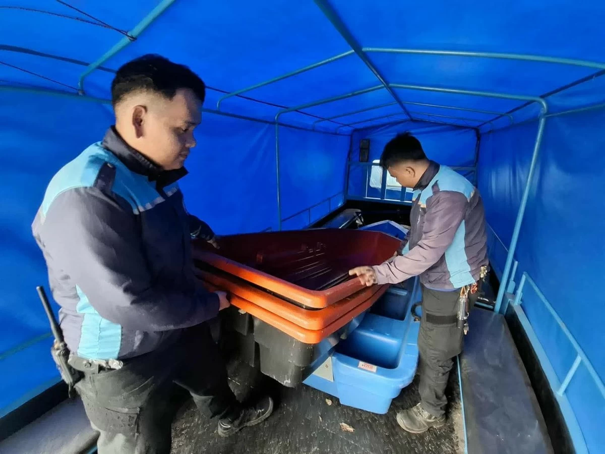 Personnel from the Malabon Disaster Risk Reduction and Management Office (MDRRMO) prepare rescue equipment on Friday, Sept. 26, as part of the city’s readiness measures for the possible impact of Typhoon “Opong.” (Photo from Malabon LGU)