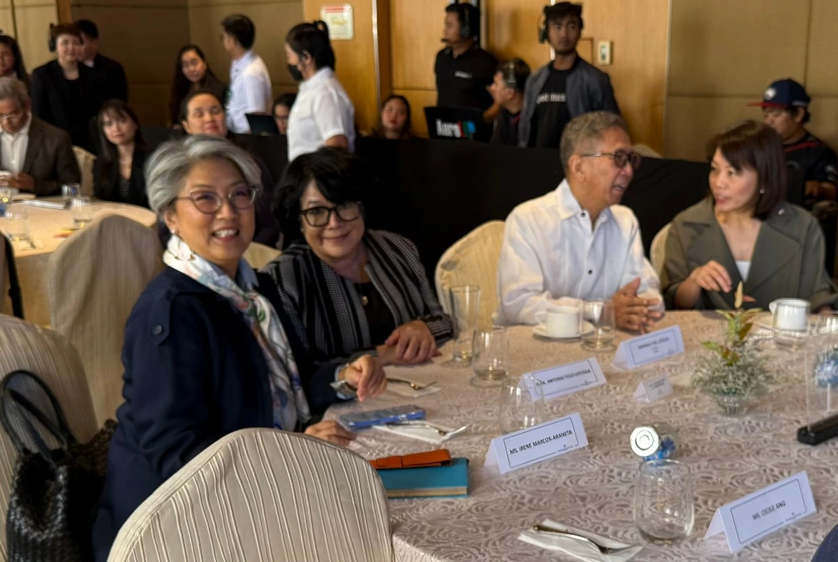 Irene Marcos-Araneta, Toni Yulo-Loyzaga, DENR Secretary Raphael Lotilla, and Singapore Ambassador Constance See - united for the Verde Island Passage.