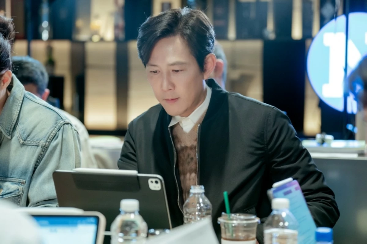 Lee Jung-jae during a table-read for “Nice to Not Meet You” (Prime Video)