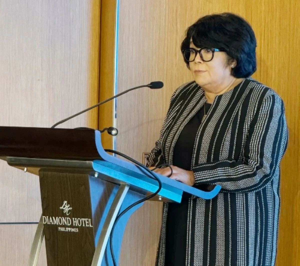 Former DENR Secretary Toni Yulo-Loyzaga opens the Forum she was instrumental in organizing.