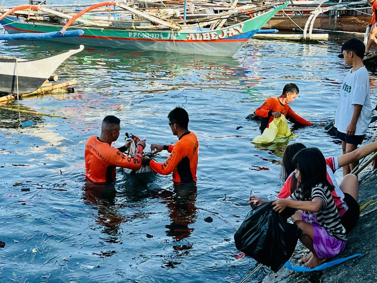 Nature advocates and community members in Palawan gather at SM City Puerto Princesa for the International Coastal Cleanup 2025, reflecting the province’s pride as a steward of marine biodiversity.
