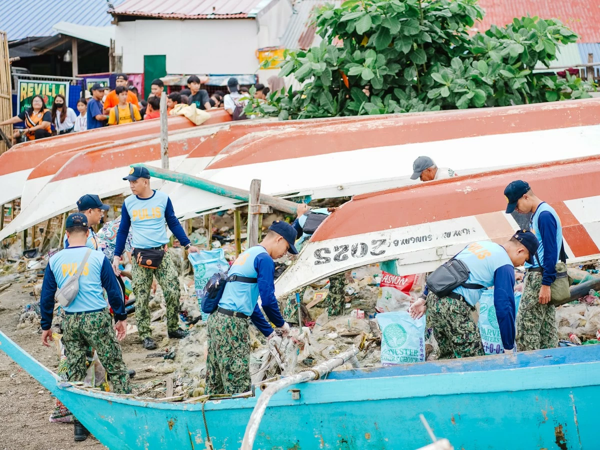In the Visayas, SM City Bacolod serves as a hub for volunteers during the International Coastal Cleanup 2025, uniting different sectors of the community toward a shared mission of sustainability.

