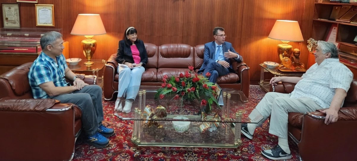 Manila Bulletin President Dr. Emilio C. Yap III is joined by Executive Editor Pinky Colmenares, EU Ambassador Mariomassimo Santoro of the Embassy of the European Union, and Chairman Basilio C. Yap during the ambassador’s courtesy visit to Manila Bulletin.

