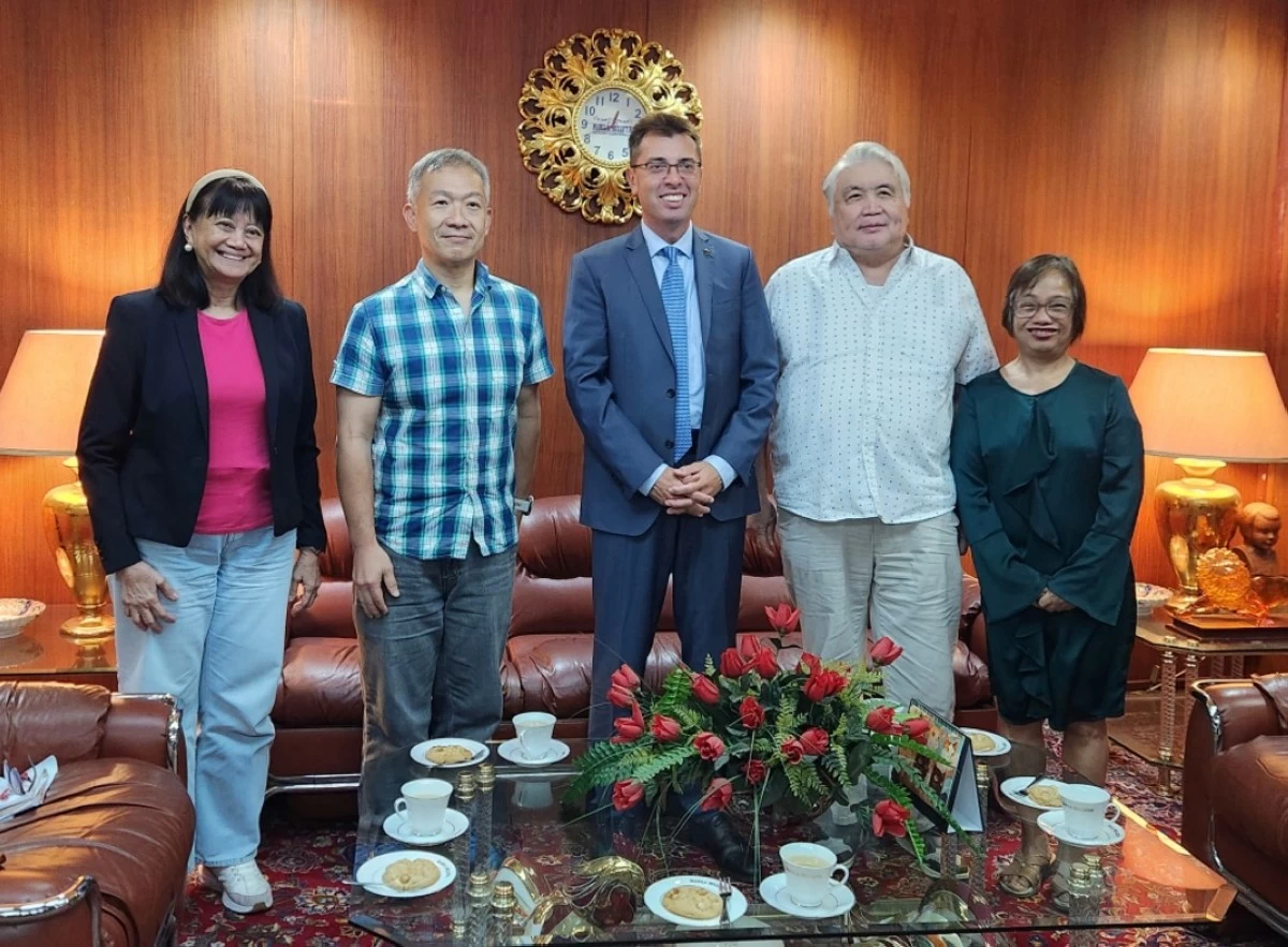 Executive Editor Pinky Colmenares, Dr. Emilio C. Yap III, EU Ambassador Mariomassimo Santoro, Chairman Basilio C. Yap, and EU Embassy Public Affairs Officer Thelma Gecolea during the Ambassador’s visit to Manila Bulletin