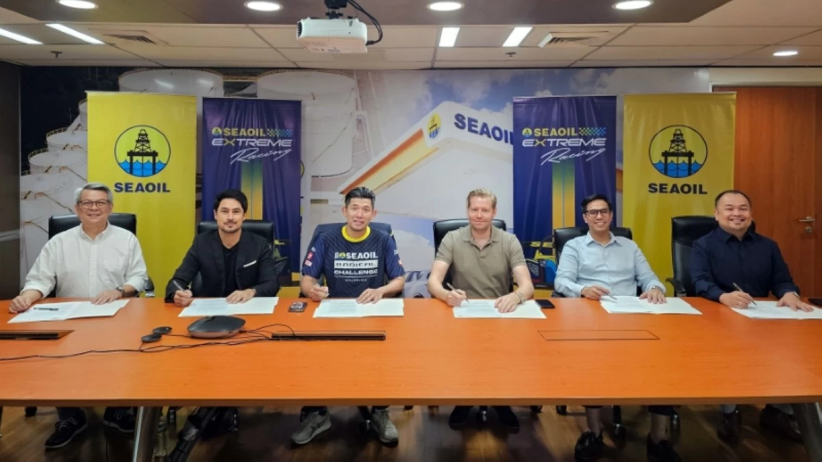From left: Jose Jaime Dela Fuente, Vice President Corporate and Consumer Marketing, Seaoil Philippines; Marlon Stockinger, Motorsports Director, Radical Cars Philippines; Mark Yu, President for Retail Business & Chief Finance Officer, Seaoil Philippines; Mike Consenheim, President, Radical Cars Philippines; Enrique Hormillo, Sales & Marketing Director, Radical Cars Philippines; Edward Cruz, Head of Fuels Marketing, Seaoil Philippines.