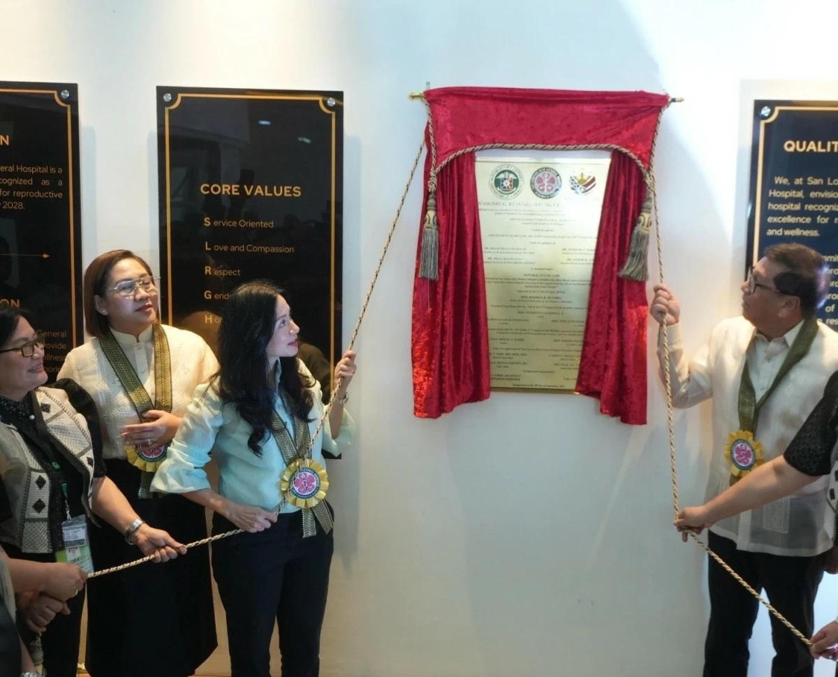 Malabon City Mayor Jeannie Sandoval together with former Congressman Ricky Sandoval and SLRGH officials officially reopen the newly renovated San Lorenzo Ruiz General Hospital on Monday, Sept. 29