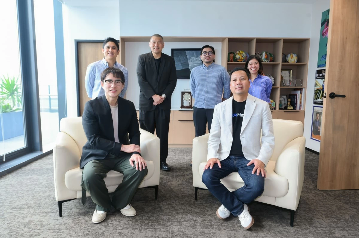 In the future, this analytics program will be integrated into SM’s vast retail assets. Seated, from left: SM Supermalls President Steven T. Tan and Meta Country Director Jerry Bongco. Standing, from left: Meta Client Partner, Vertical Lead Gino Pineda, SM Supermalls Executive Vice President for Marketing Joaquin L. San Agustin, SM Supermalls Digital Channel Management and Analytics Unit Head Jose Moises A. Bagadiong, and Meta Client Solutions Manager Issang Cabellos.