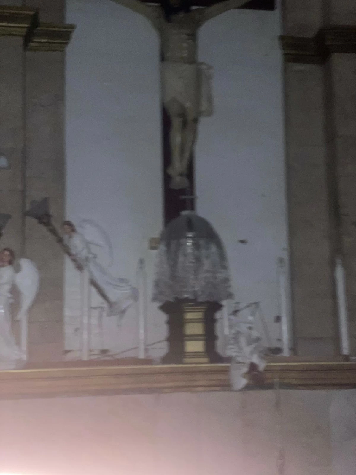 THE Blessed Sacrament at the Archdiocesan Shrine of Santa Rosa de Lima survived the earthquake. (FB)