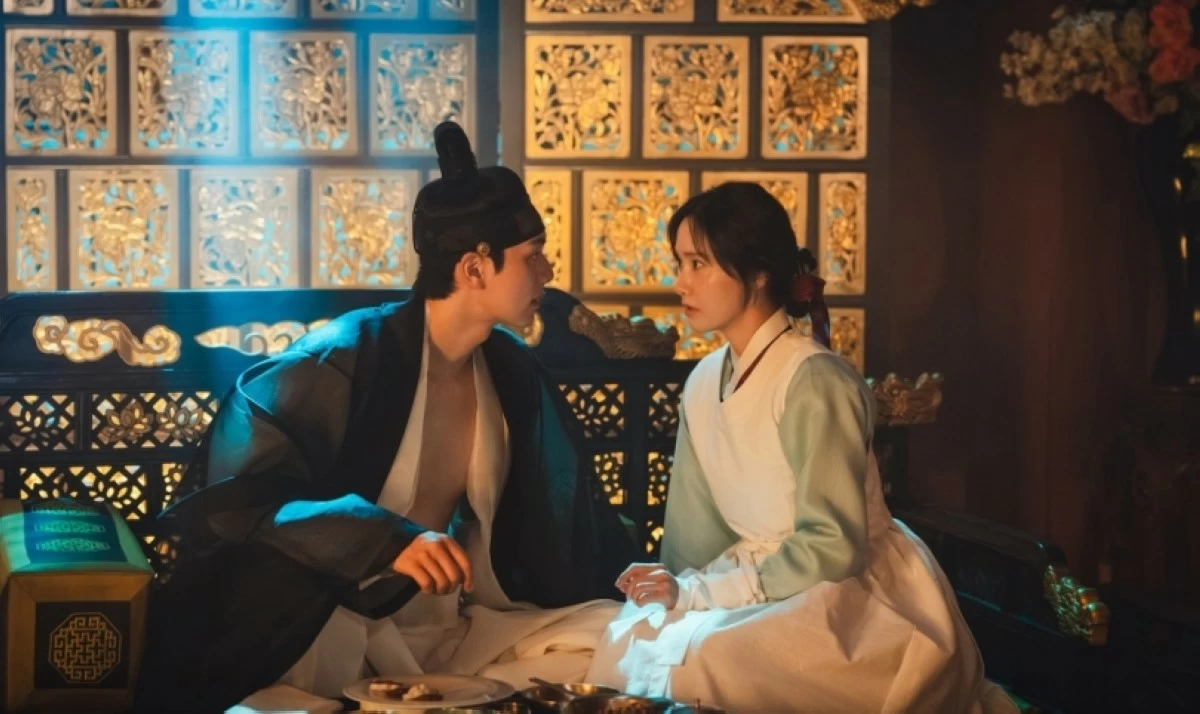 Lee Chae-min and Yoona in 