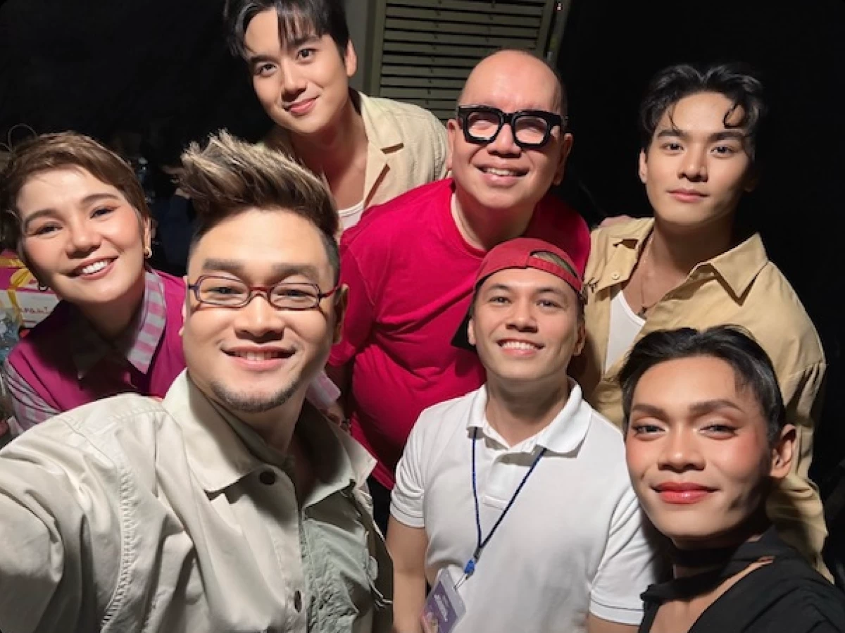 Mr Fu with television host Amy Perez, Film Development Council of the Philippines Chairman Jose Javier Reyes, Pinoy Big Brother collab edition housemates River Joseph, Michael Sager, Esnyr, and Direk Rich Ilustre.
