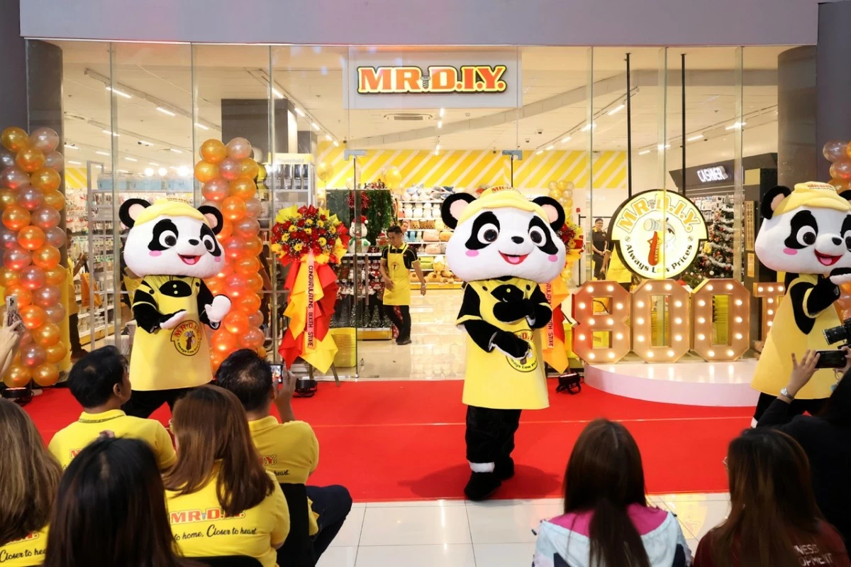MR.DIY Panda mascots bring extra joy to shoppers 