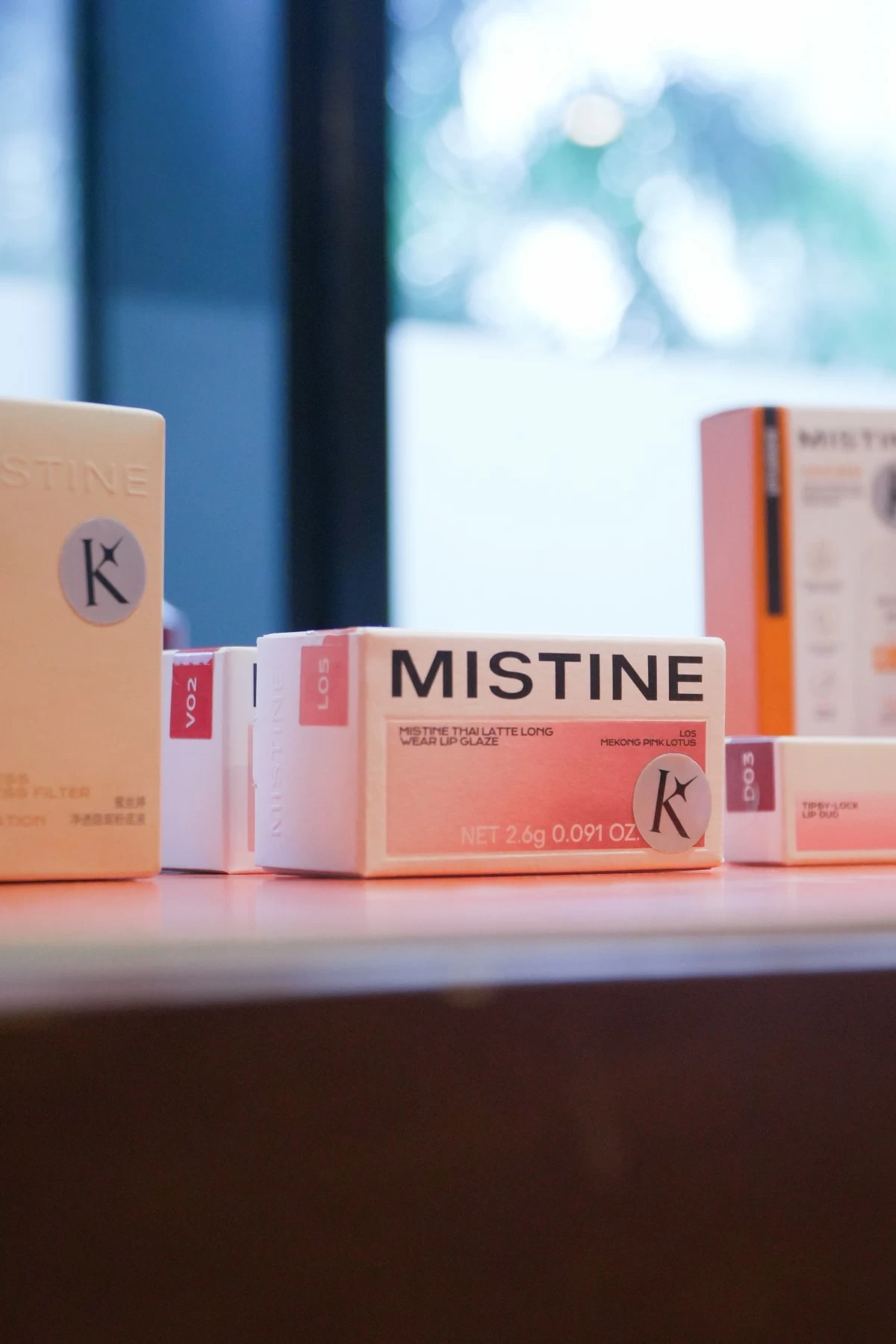 Mistine, one of Thailand’s bestselling brands, is for those who believe that everyday glamour should be effortless and accessible.