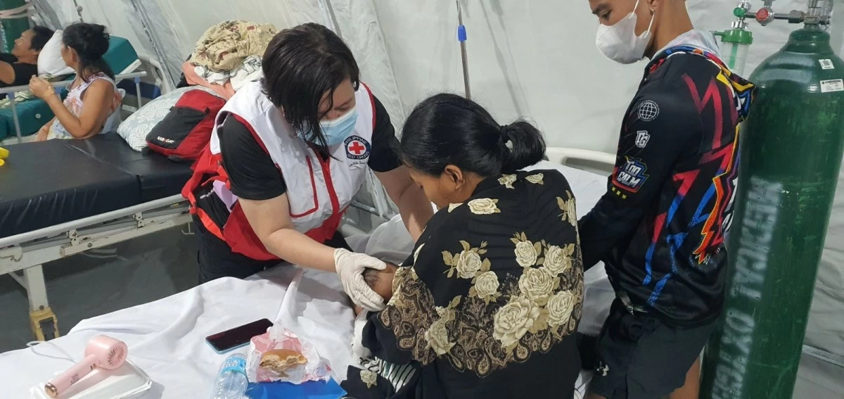 With hospitals overwhelmed, PRC’s emergency medical tents are stepping in to save lives in Northern Cebu. (Photo from PH Red Cross)