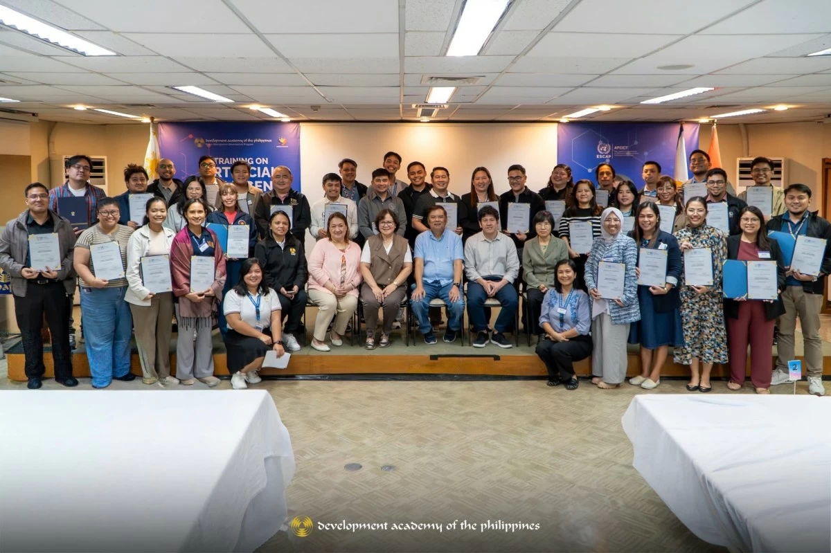 The graduates of the three-day training on Artificial Intelligence (AI) for directors and digital specialists in the government