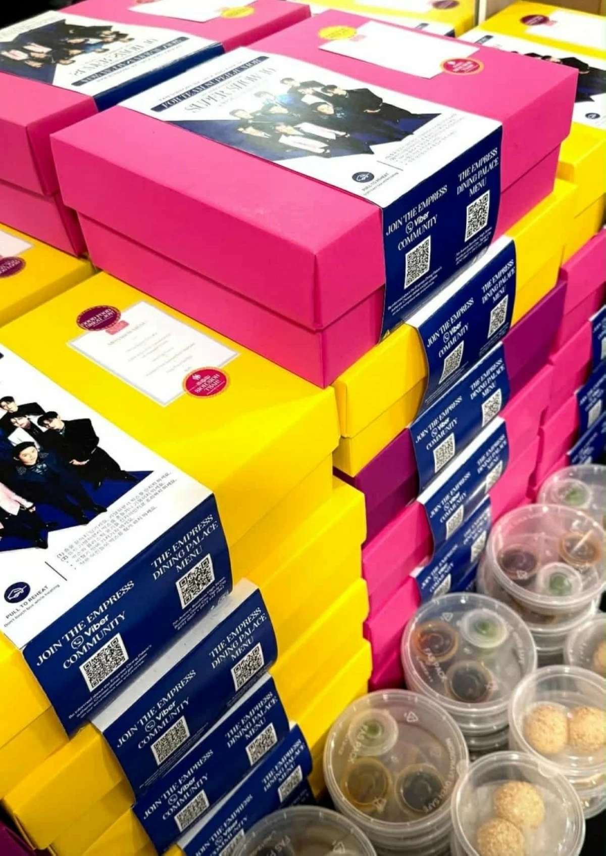 Food support by Filipino fans for Super Junior's 