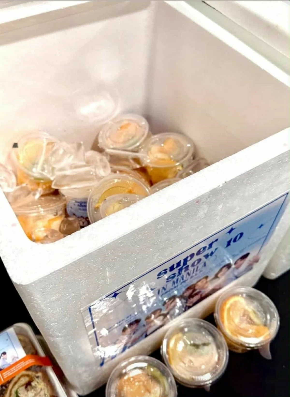 Food support by Filipino fans for Super Junior's 