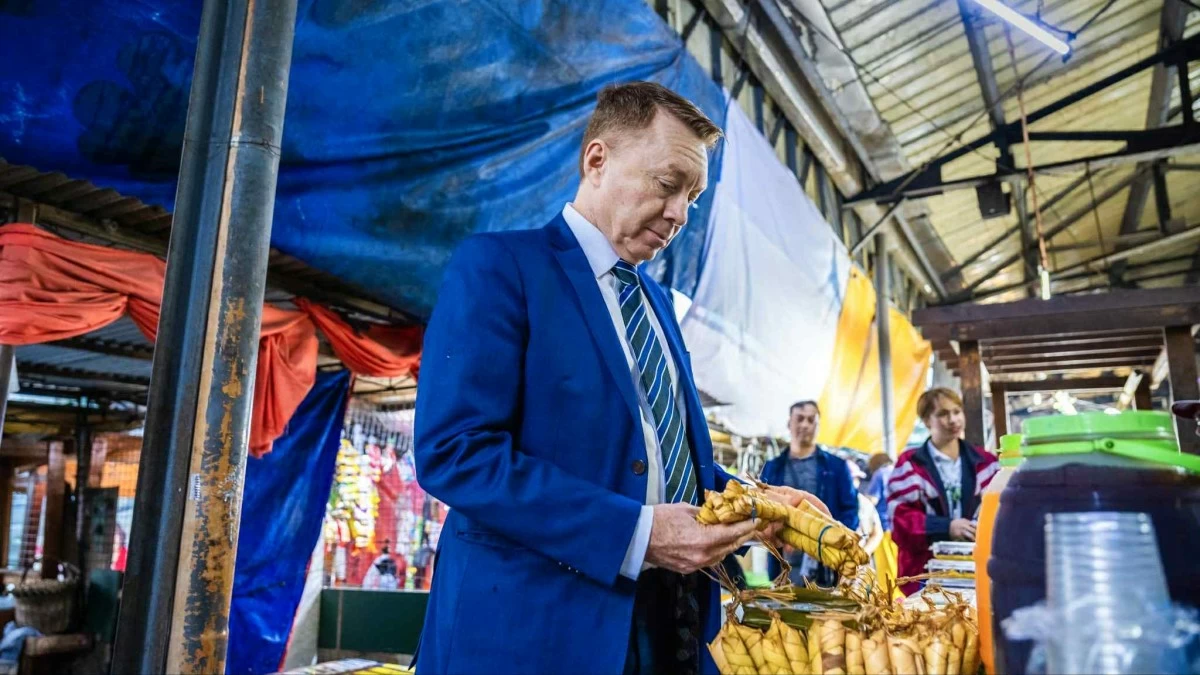 'Biyahe ni Marc': Australia envoy gets a taste of 'delicious' Pinoy food