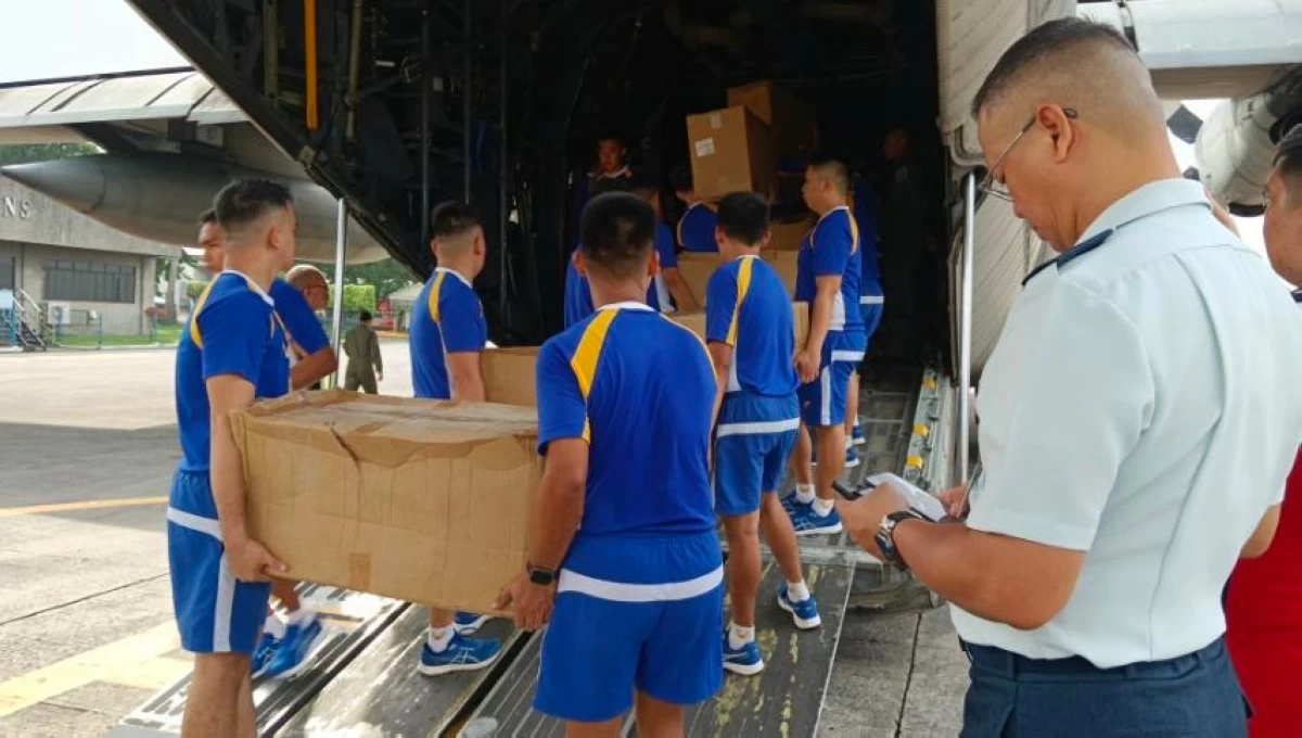 Customs donates relief goods to OCD for earthquake victims in Cebu