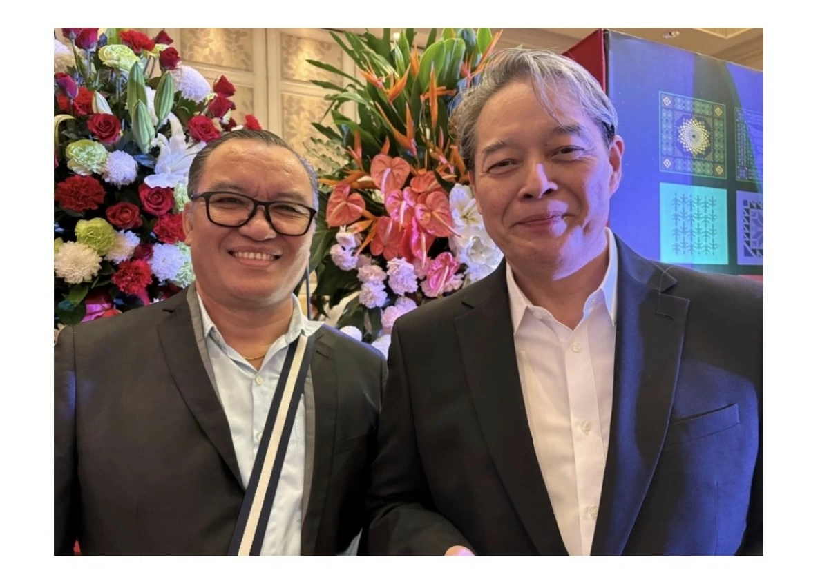 Manila Bulletin’s Rory Page with Dr. Jerry de Guzman of Physicians' Diagnostic Services Center (PDSC)