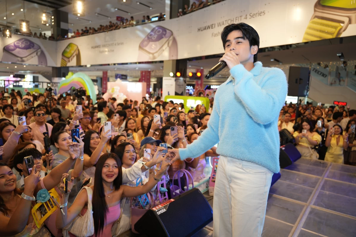 BW Women's exclusively invited guests, Will's fans and casual mall-goers all smitten by his performance