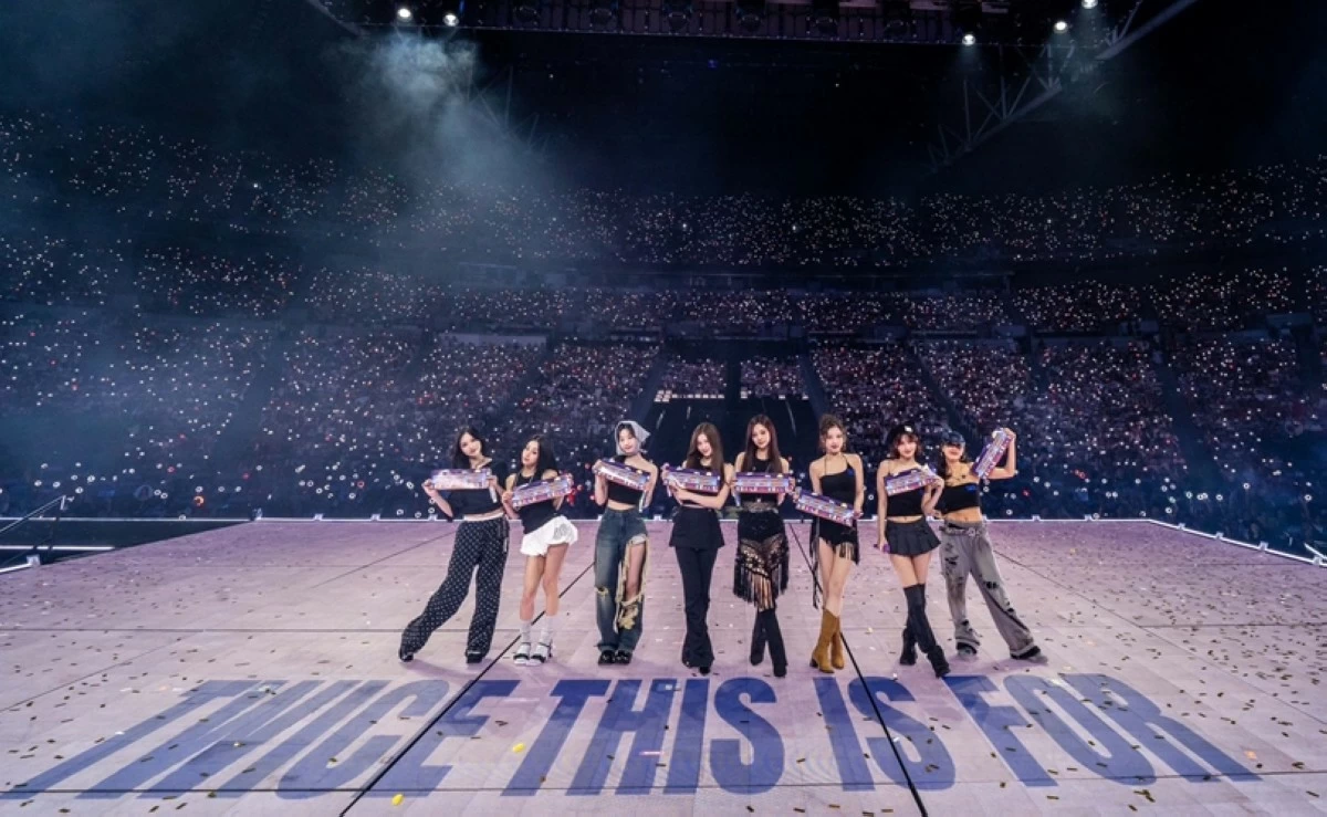 TWICE at their "This Is For" concert at the Philippine Arena in Bulacan on Oct. 4 (X)