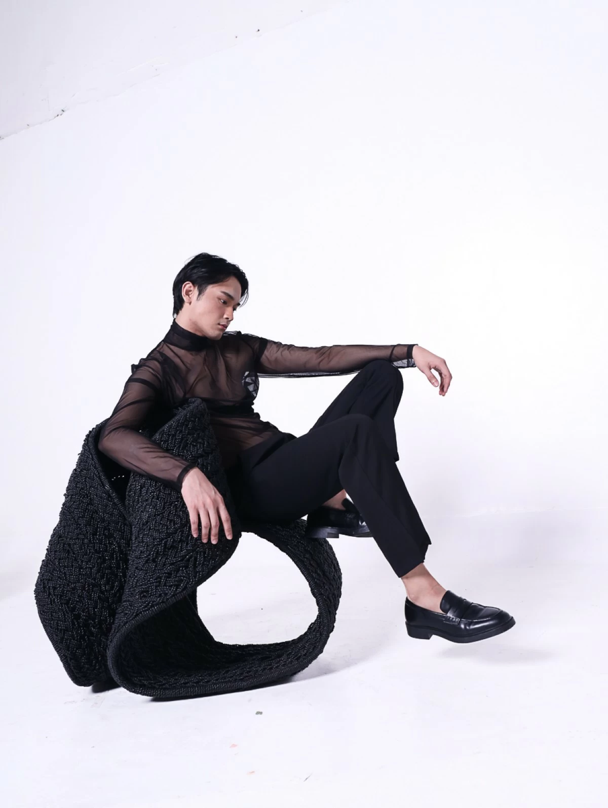 'Dioleta' accent chair