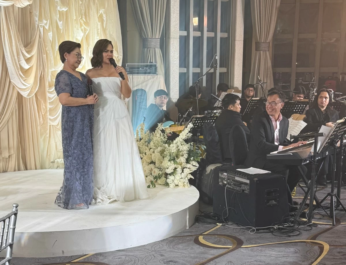 Lara and her mother, with Rony Fortich accompanying