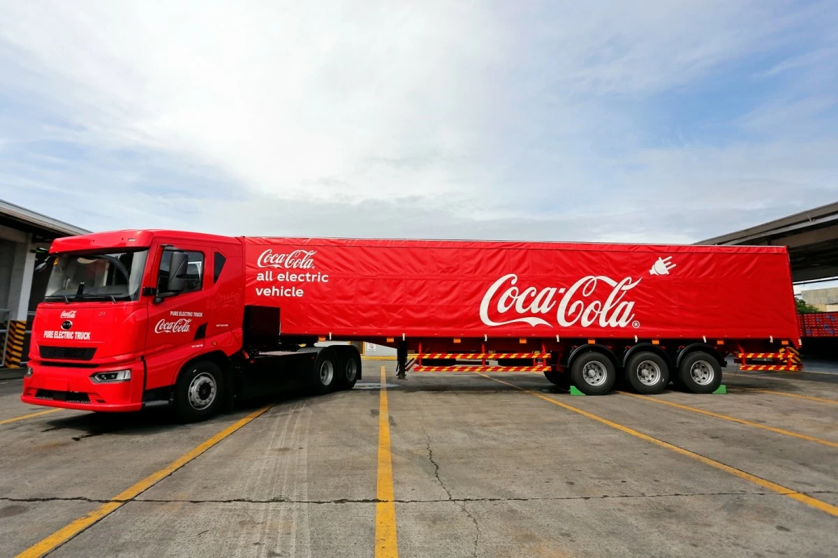 Coca-Cola Europacific Aboitiz Philippines (CCEAP) launches its first fully electric truck, underscoring the company’s long-term clean energy strategy in bringing refreshing beverages to Filipinos. 
