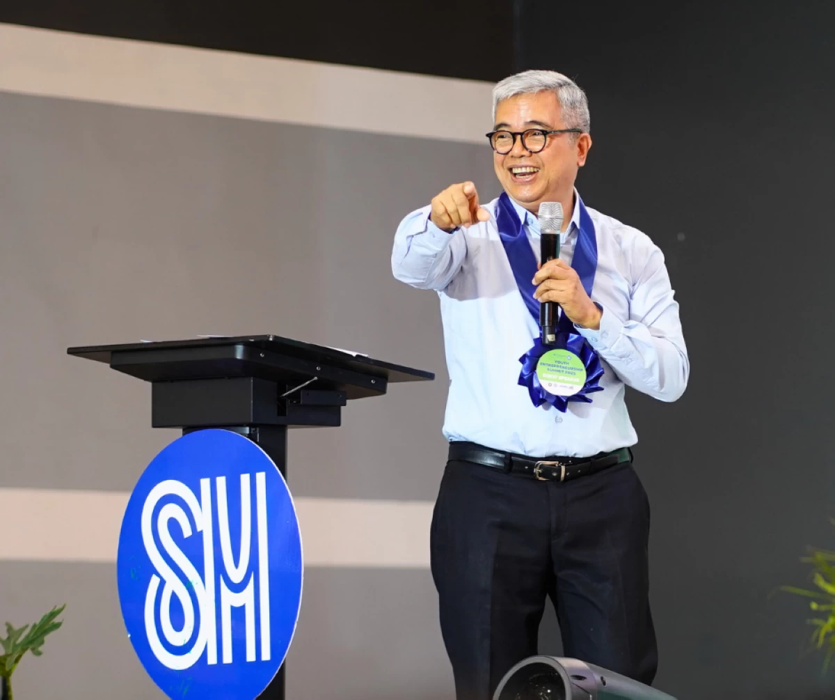 Students listen attentively during the inspirational talk of Racky Doctor, president, Nutridense Food Manufacturing Corporation, and Grand Winner- Medium Category of the Presidential Awards 2025 for Outstanding MSMEs in the Philippines, gaining fresh ideas for their business aspirations. 