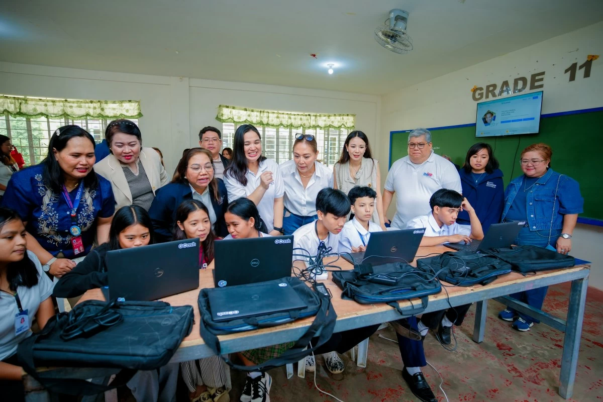 Karen Davila, founder of the Her Legacy Project, together with board member Tootsy Angara and DepEd Director IV Jess Abalos, guides learners as they learn to navigate programs and lessons on their newly donated laptops. The initiative seeks to empower communities by bridging digital and educational gaps and ensuring that learners in last-mile schools gain access to the tools they need to succeed in the digital age.
