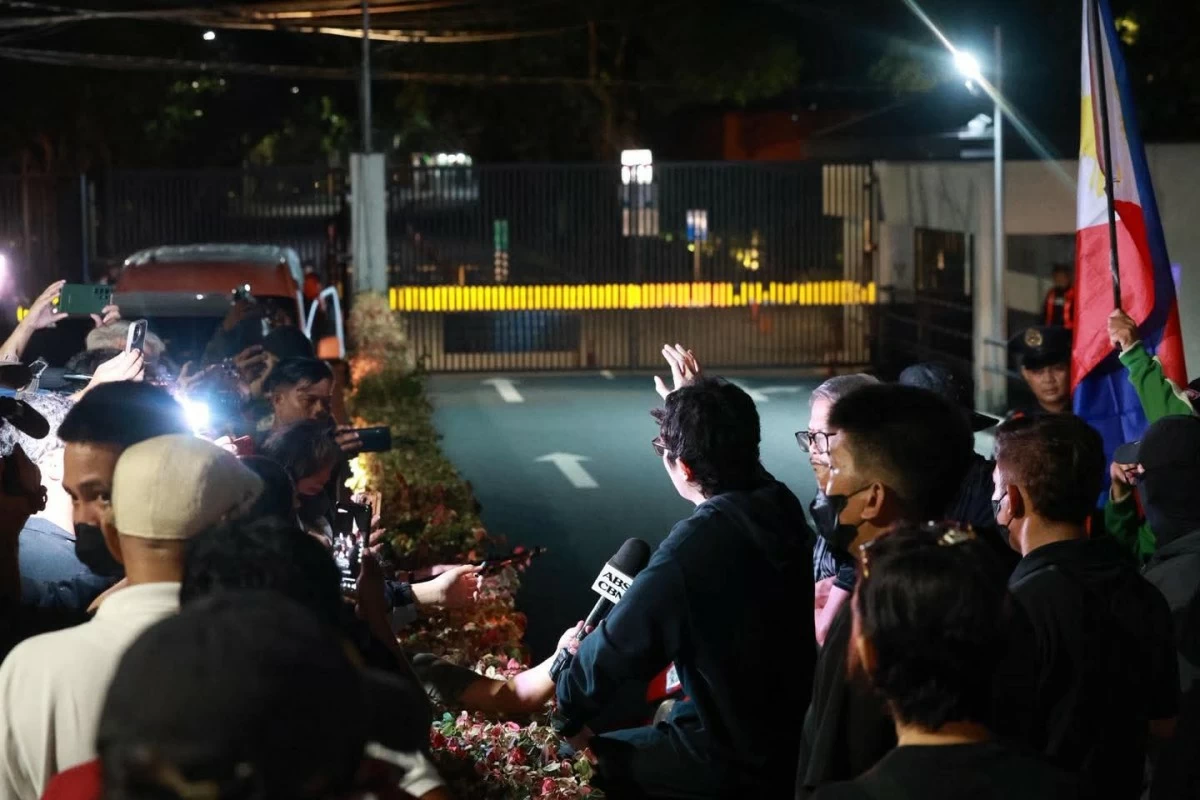 Cavite 4th district Rep. Francisco "Kiko" Barzaga outside Dasmariñas Village (Facebook)