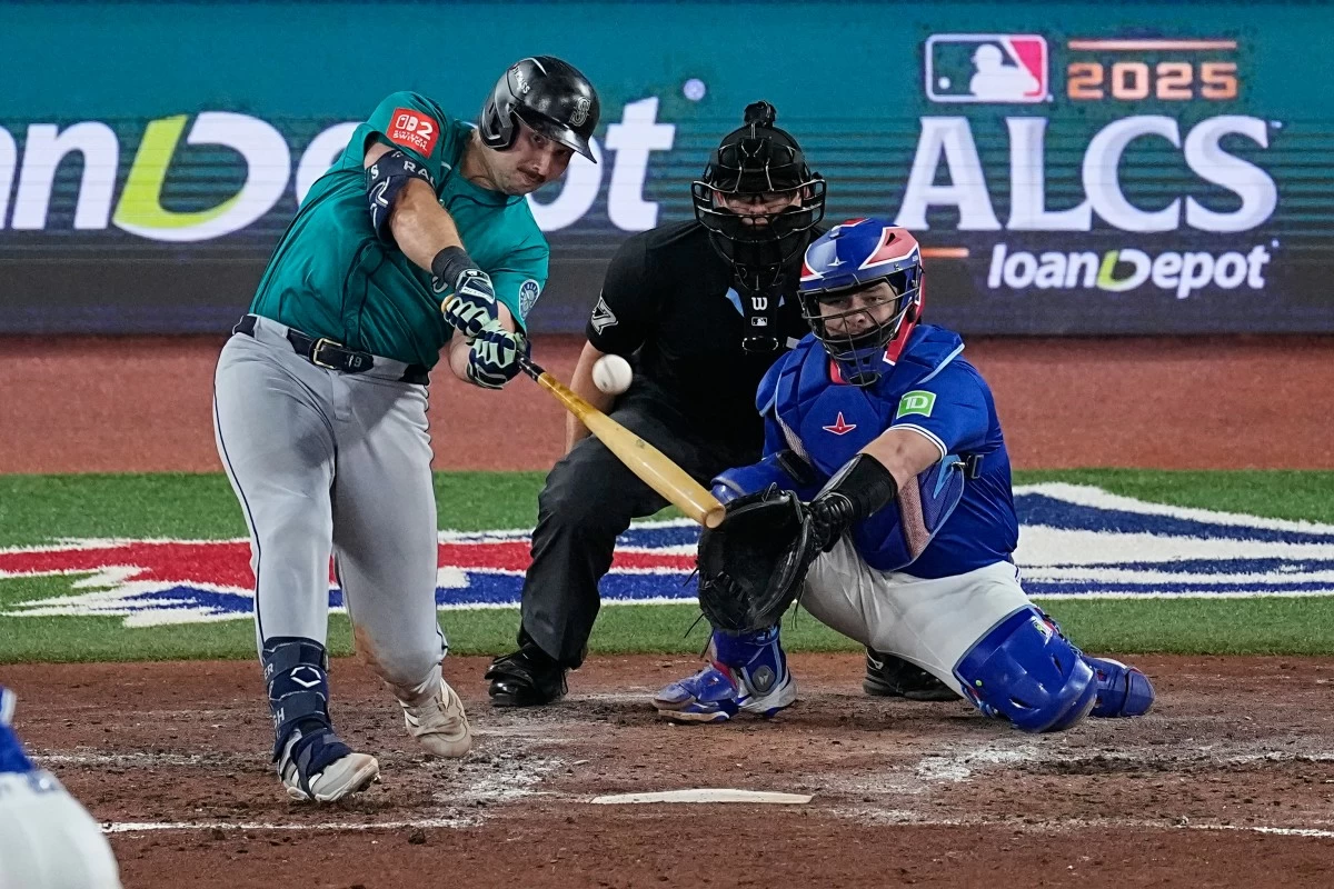 Raleigh, Polanco steer Mariners past Blue Jays in ALCS opener