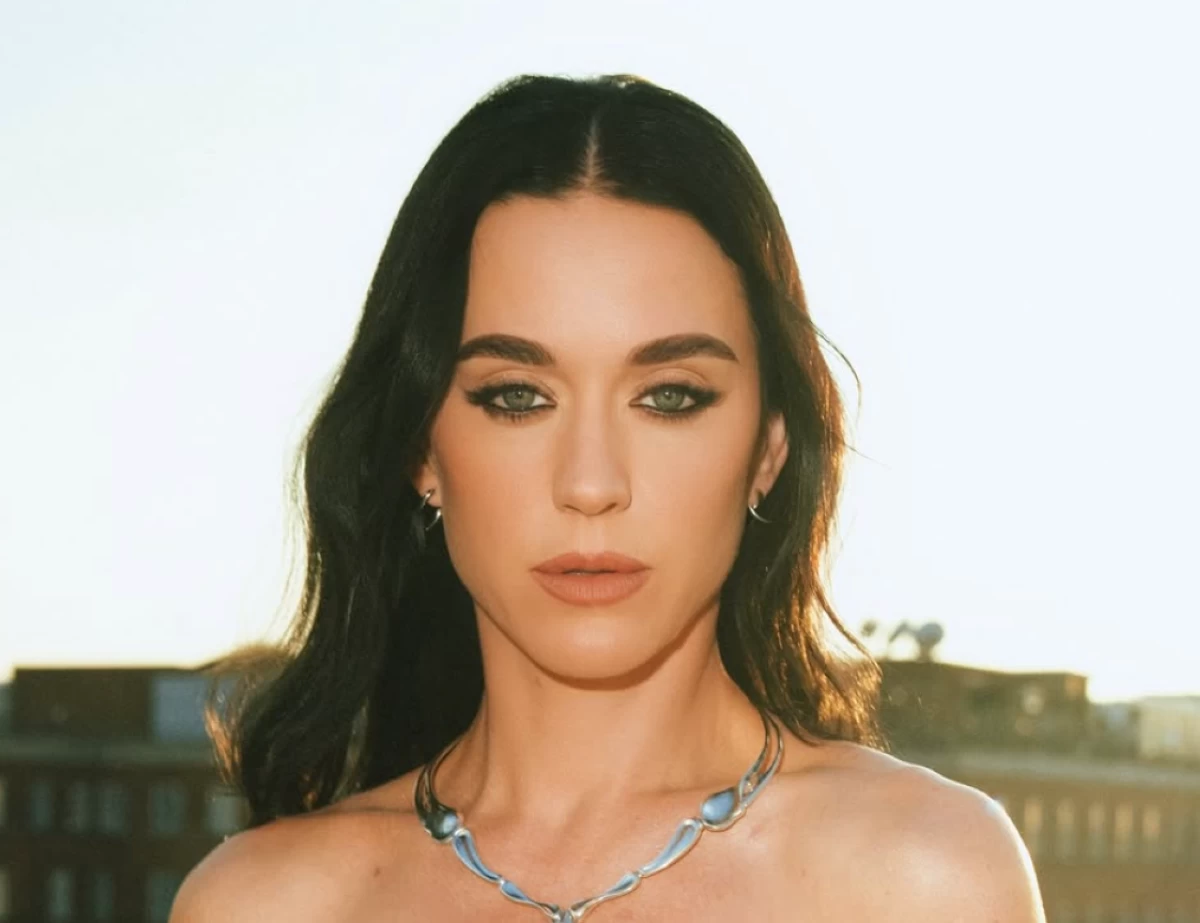 Katy Perry breaks silence after viral kissing photos with Justin Trudeau: 'Beyond excited'