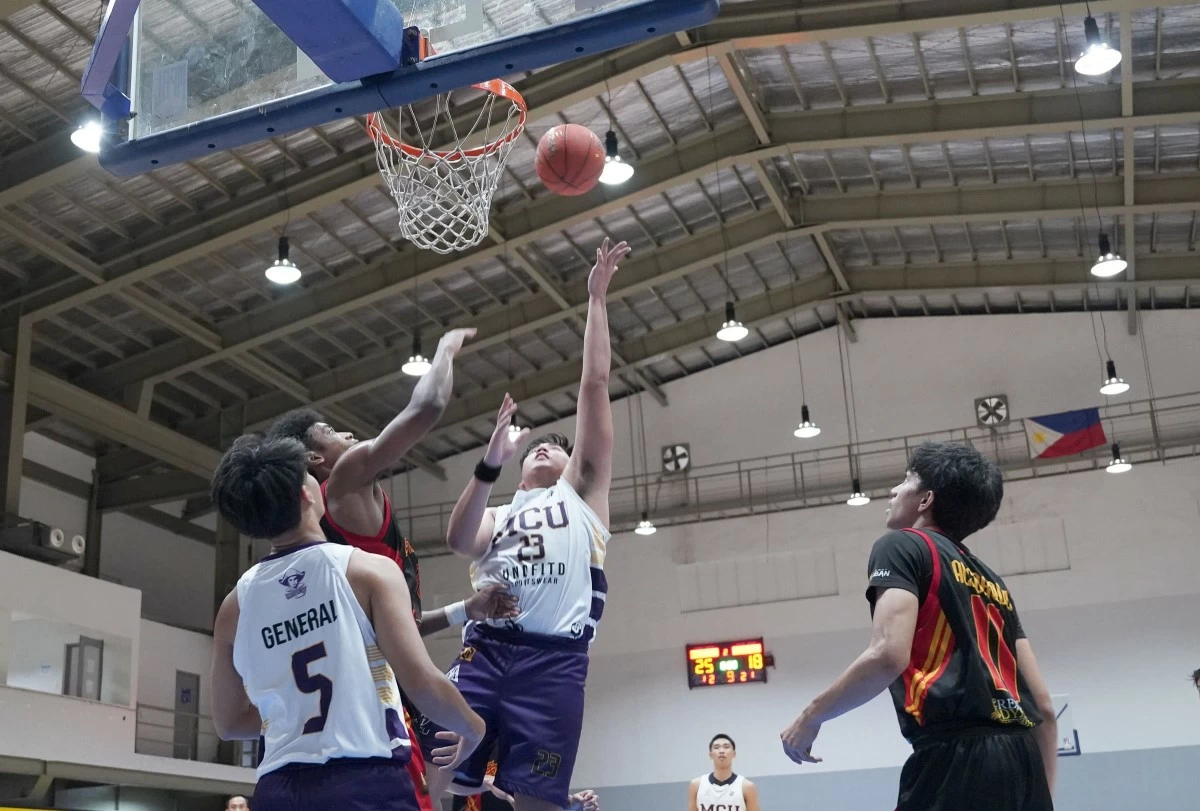 MCU’s Benjamin Sy (23) tries to score against an SSC-R defender. (UCAL Images)