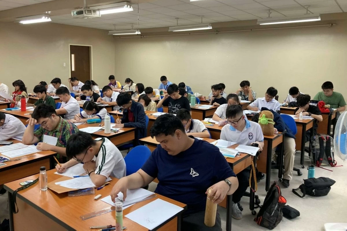 Filipino students participating in the 11th Iranian Geometry Olympiad (IGO) in the country (Photo: Go for Gold: Philippine IMO Team)
