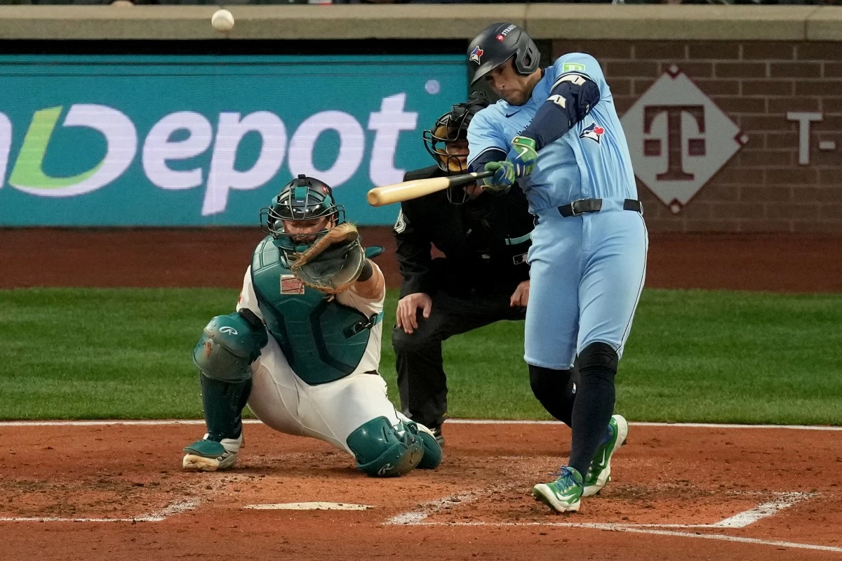 Guerrero, Springer ignite Blue Jays' 5-HR outburst to slice Mariners' ALCS lead