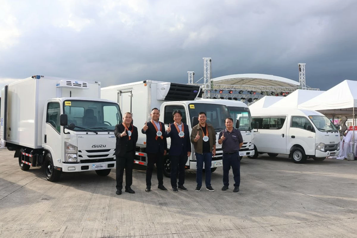Executives of Isuzu Phils Corp and Isuzu Cebu Iconic Dealership, Inc at the 2025 Isuzu Cebu Truck Fest.