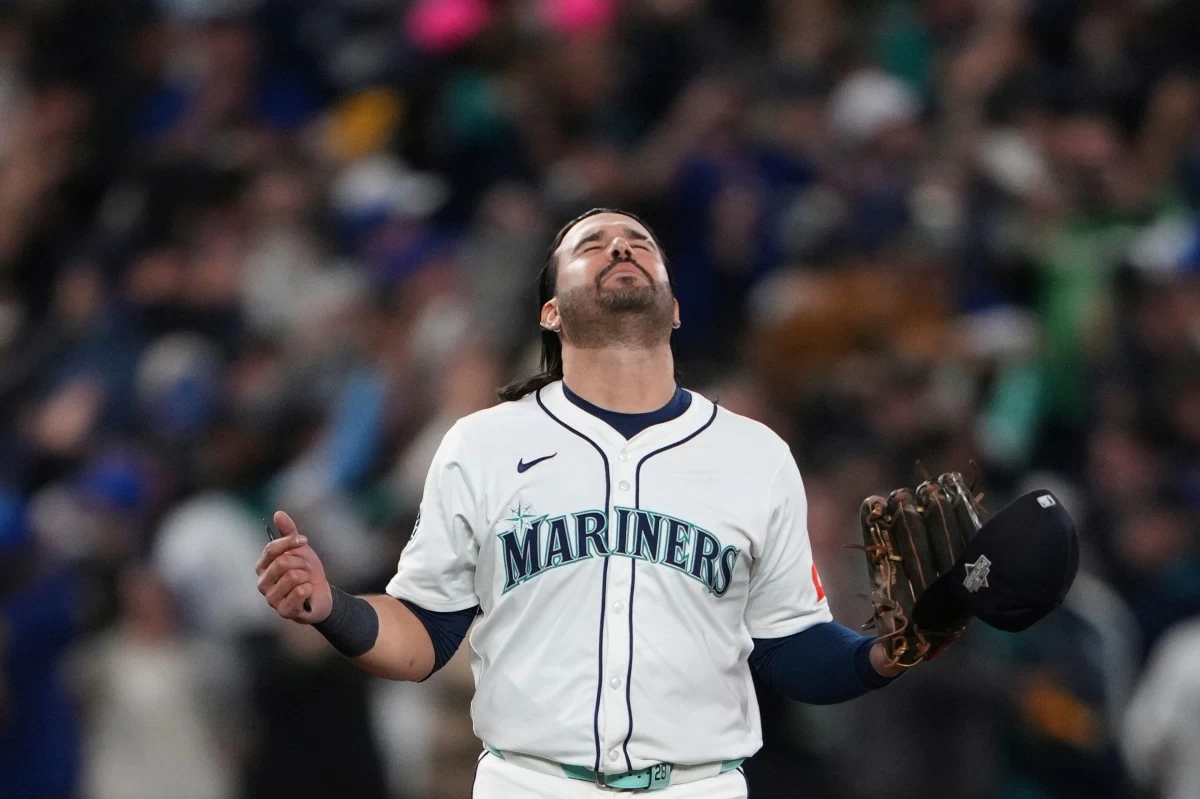 Mariners near closer from first World Series, beat Blue Jays behind Suárez's grand slam