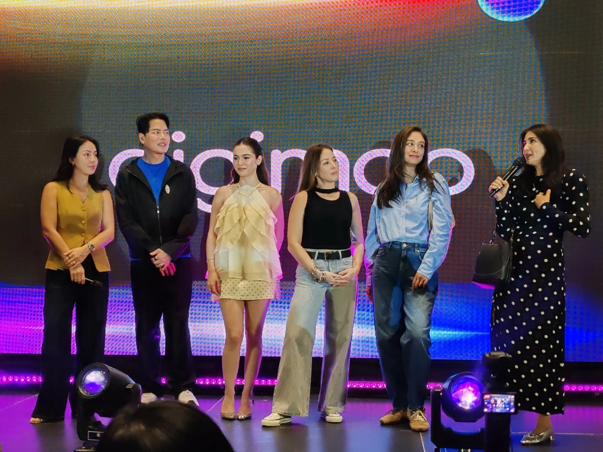  From left: Andi Manzano, Dong Ronquillo, Barbie Imperial, Nicole Hernandez, Kelly Misa, and Rica Peralejo were some of the personalities who graced the iPhone 17 midnight launch.