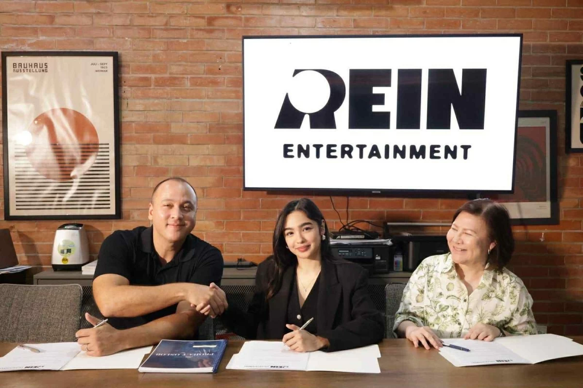 Producer Lino Cayetano of Rein Entertainment, Andrea Brillantes, and talent manager Shirley Kuan.