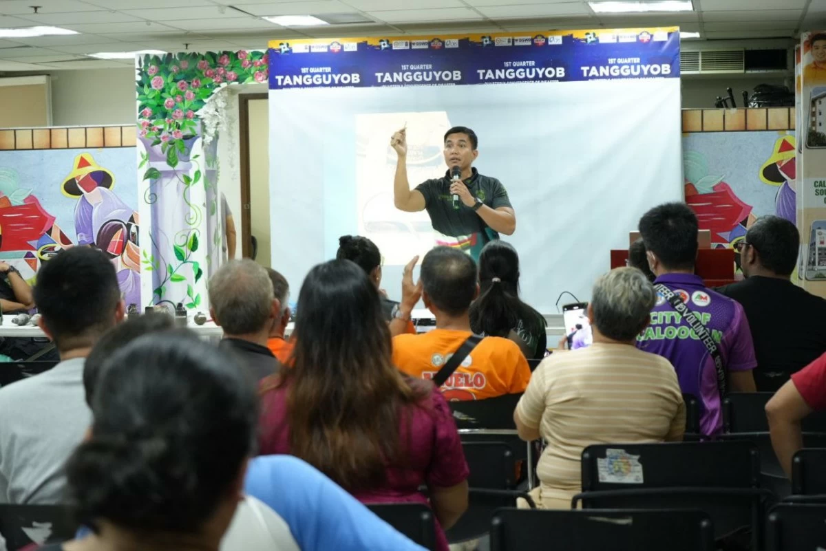 Personnel from the PNP-EOD and Canine Group conduct a bomb threat management seminar for the Caloocan City CDRRMD, security staff, and DRRM marshals at City Hall (Photo from Caloocan City PIO)